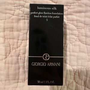NIB Luminous Silk Original formula foundation 5 Armani rare new in box